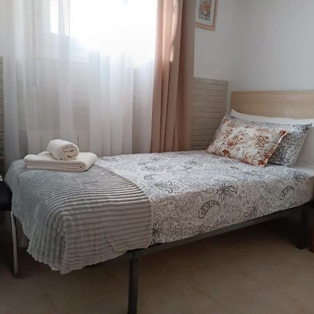 Quaint Ground Floor Apartment With Pool Lb1 Торевьиа Экстерьер фото