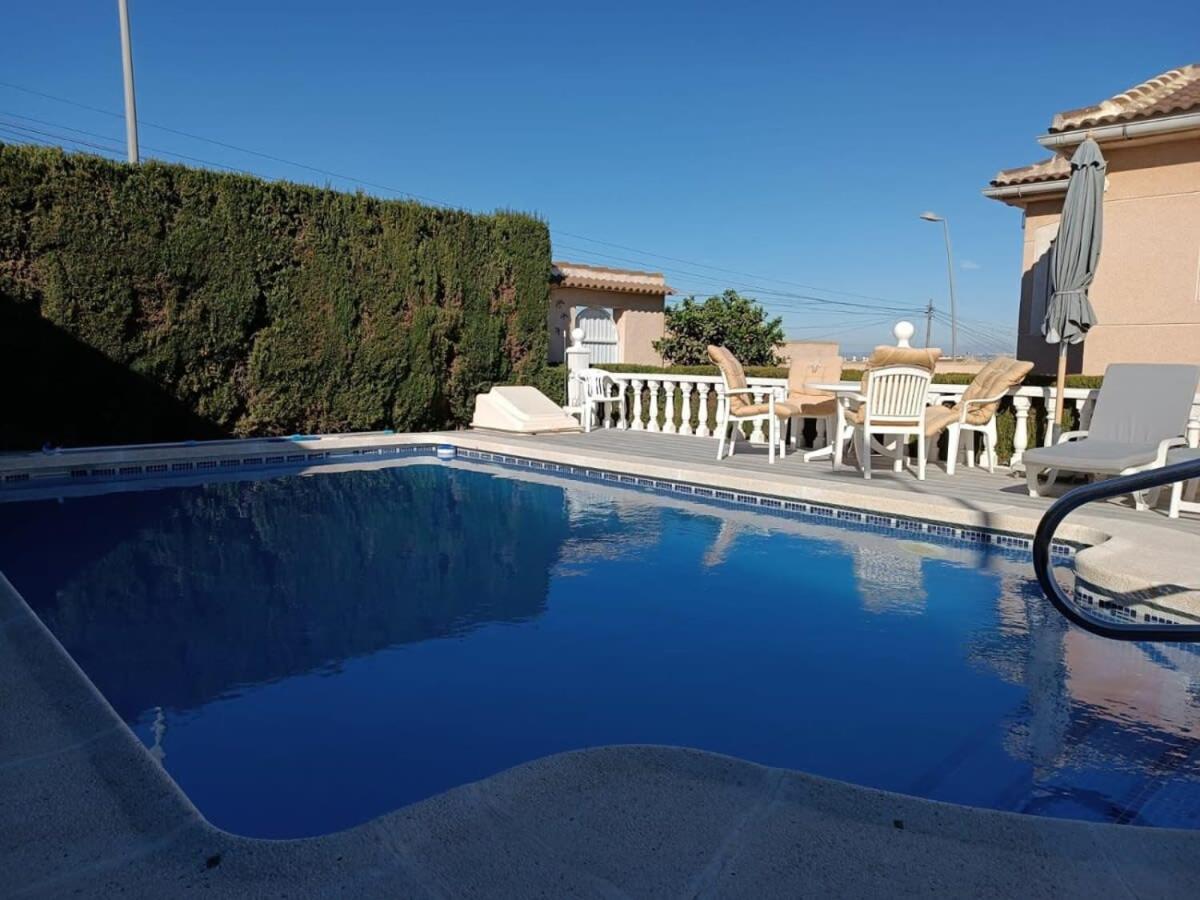 Quaint Ground Floor Apartment With Pool Lb1 Торевьиа Экстерьер фото